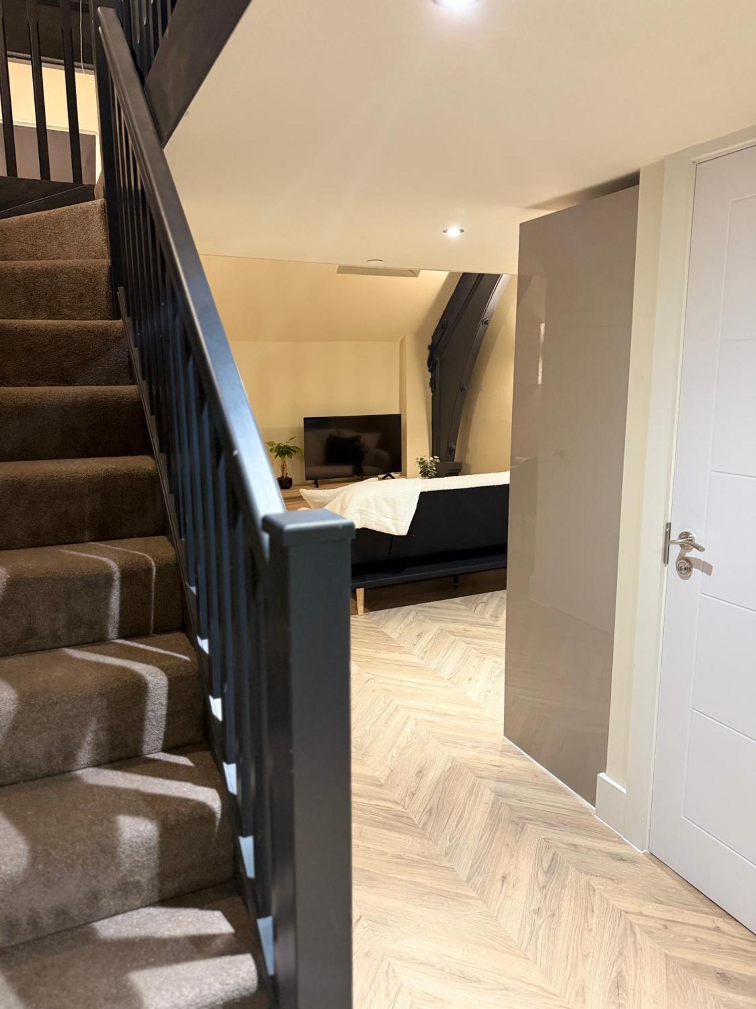 Cosy Mezzanine Apartment Leeds City Centre ภายนอก รูปภาพ