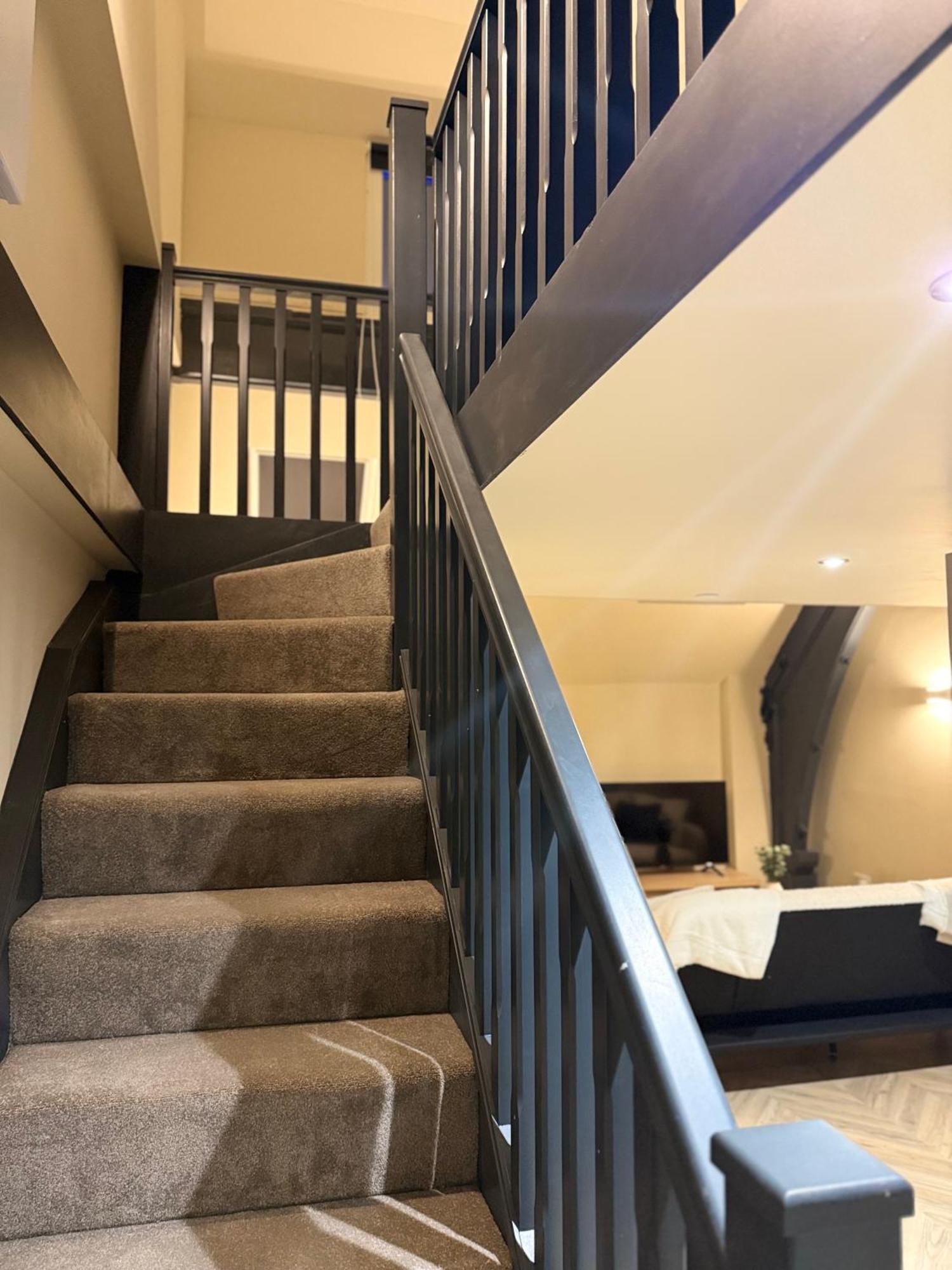 Cosy Mezzanine Apartment Leeds City Centre ภายนอก รูปภาพ