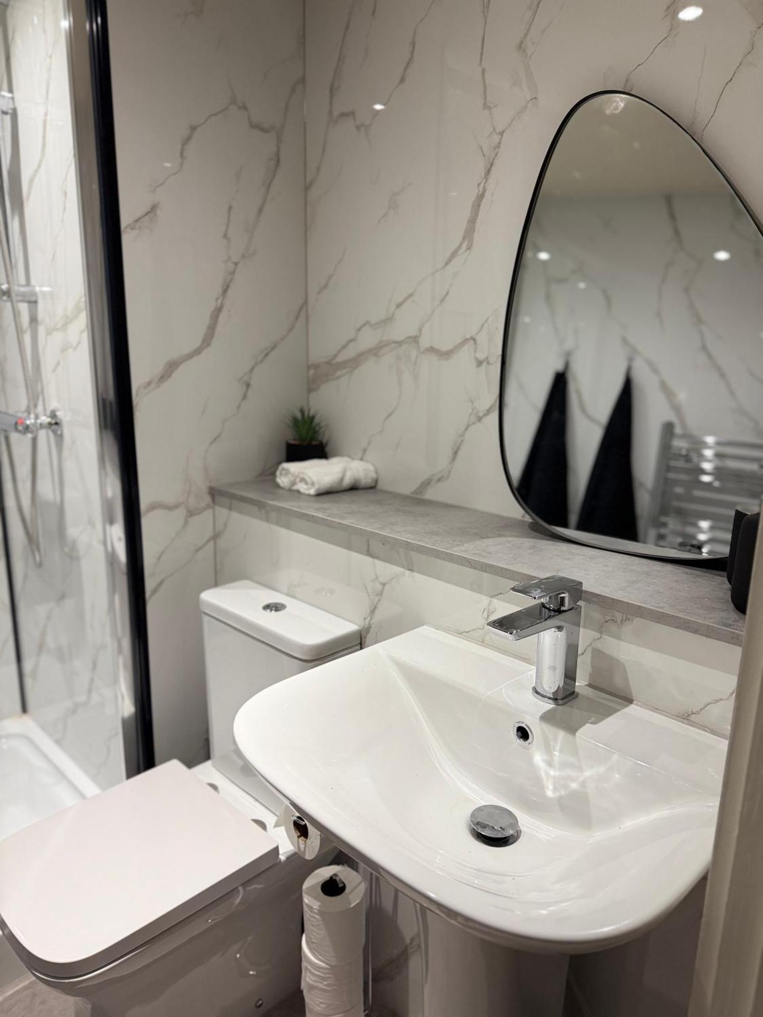 Cosy Mezzanine Apartment Leeds City Centre ภายนอก รูปภาพ