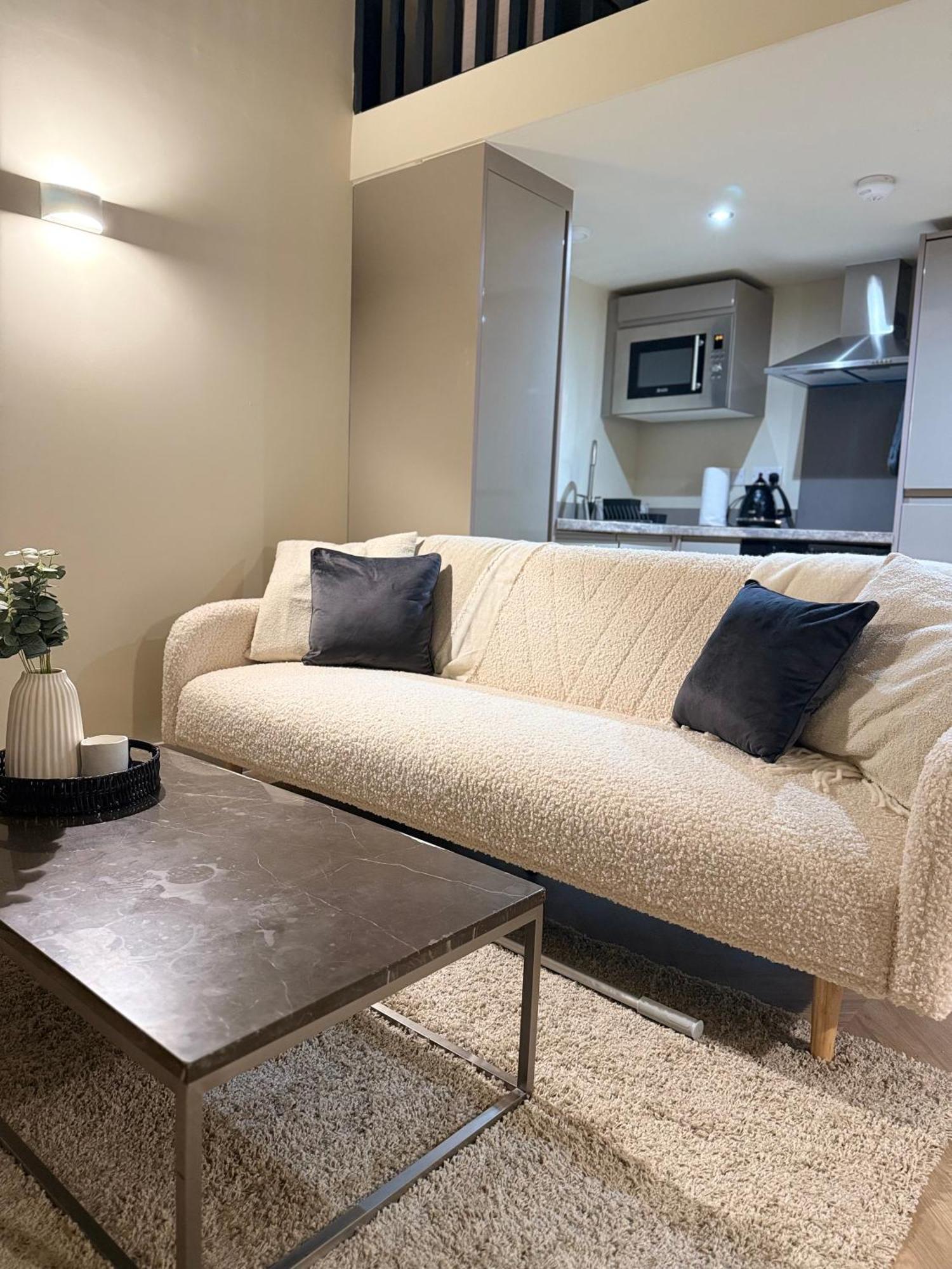 Cosy Mezzanine Apartment Leeds City Centre ภายนอก รูปภาพ